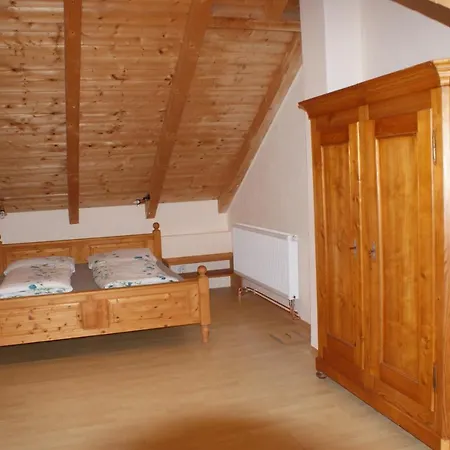 Rustikale Und Grosszuegige Ferienwohnung Kasperske Hory Exterior photo