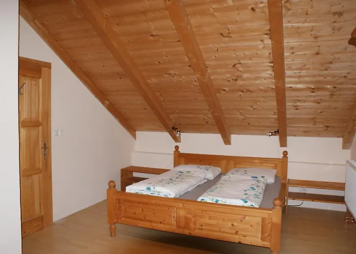 Rustikale Und Grosszuegige Ferienwohnung