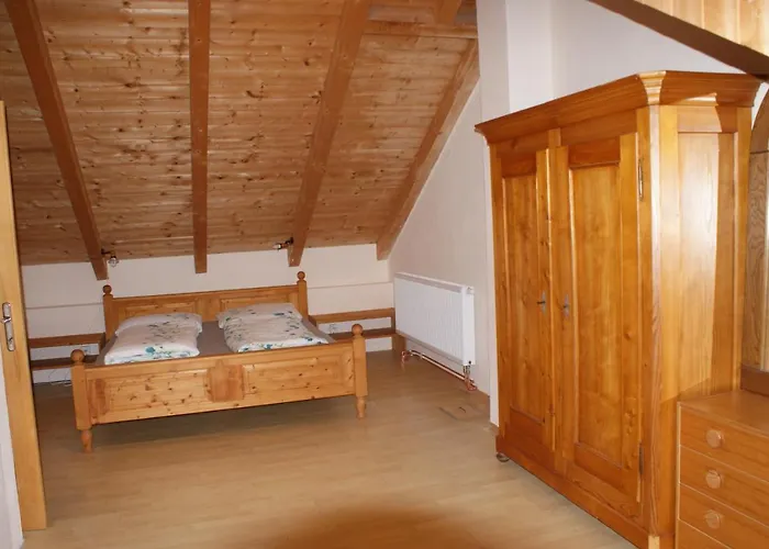 Rustikale Und Grosszuegige Ferienwohnung