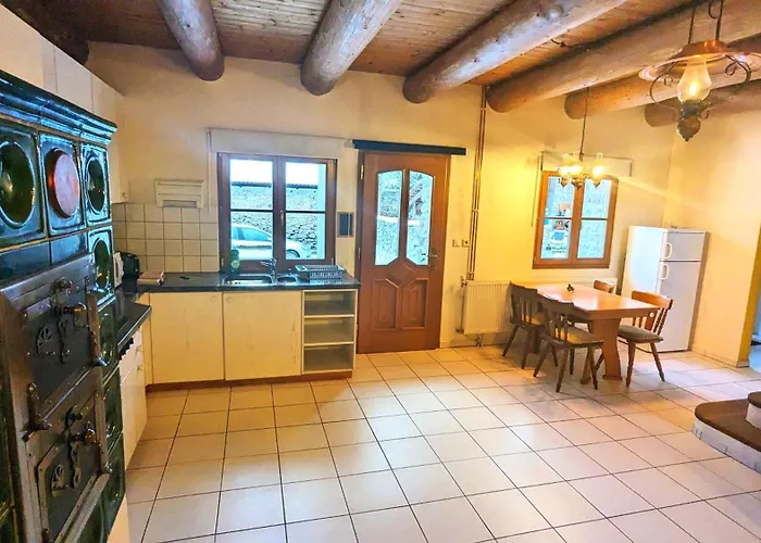 Rustikale Und Grosszuegige Ferienwohnung